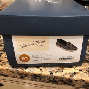 Universal threads slip on shoes